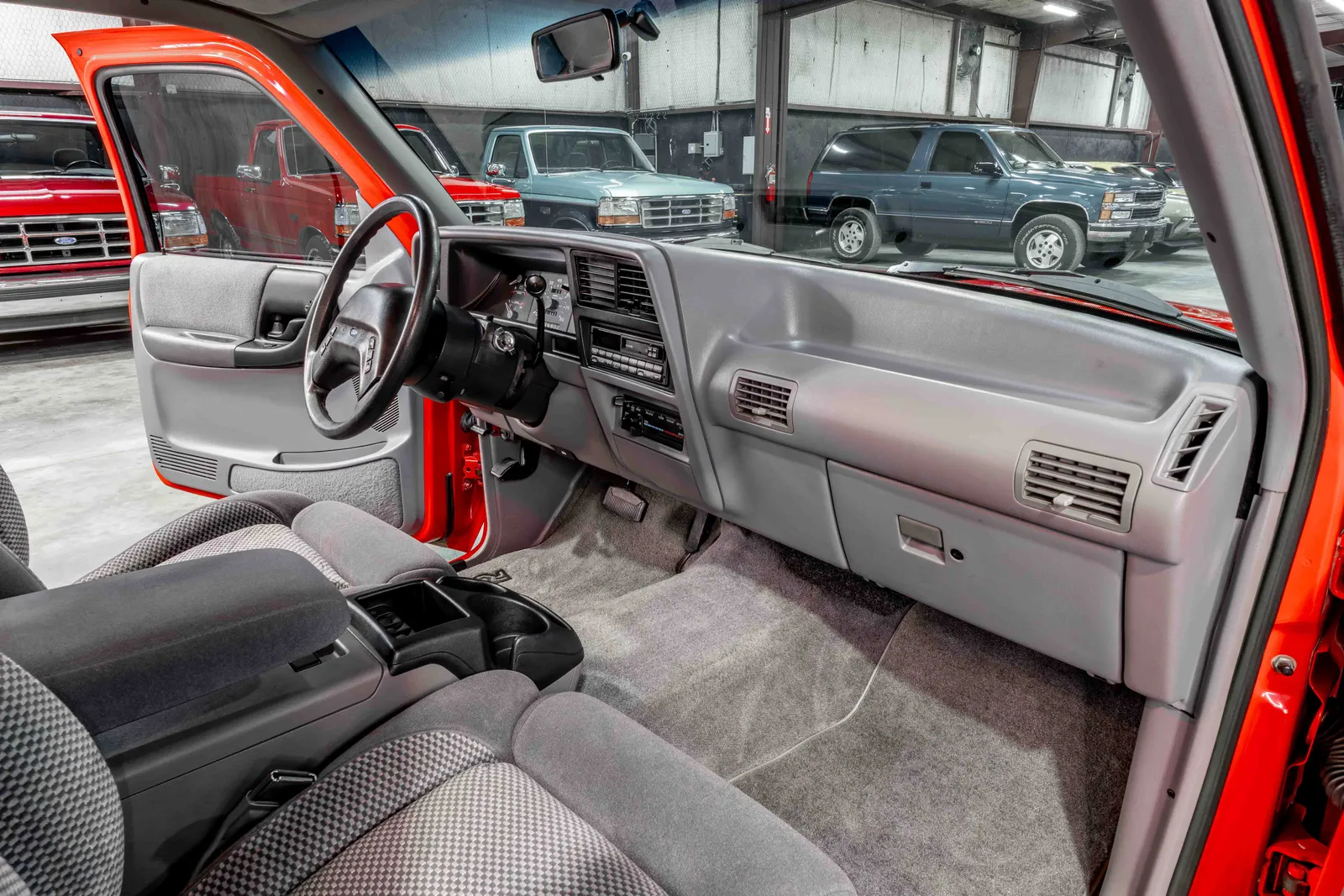 1993-Ford-Ranger-Performance Red-B25249--49.jpg
